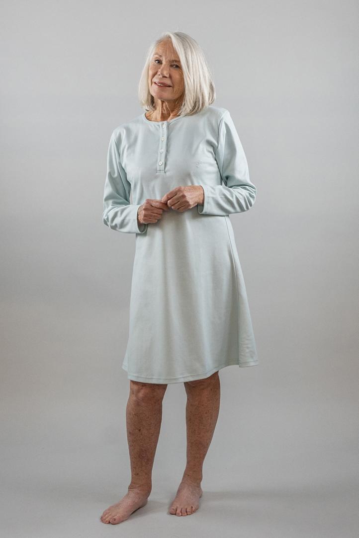 Vêtements de nuit femme sénior pour personne agée